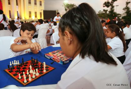 Mega Simultánea de Ajedrez en Plaza 22 de Agosto