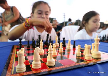 Mega Simultánea de Ajedrez en Plaza 22 de Agosto