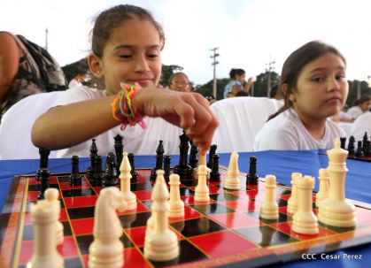 Mega Simultánea de Ajedrez en Plaza 22 de Agosto