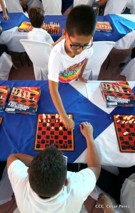 Mega Simultánea de Ajedrez en Plaza 22 de Agosto