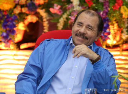 Comandante Daniel Ortega entrega títulos comunitarios a pueblos de la Costa Caribe