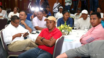 Comandante Daniel Ortega entrega títulos comunitarios a pueblos de la Costa Caribe