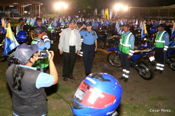 Presidente Daniel entrega nuevas unidades de transporte a la Policía Nacional para fortalecer la Seguridad de las Familias Nicaragüenses