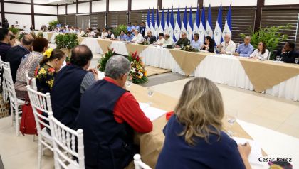 Autoridades nicaragüenses se reúnen con invitados y expertos electorales