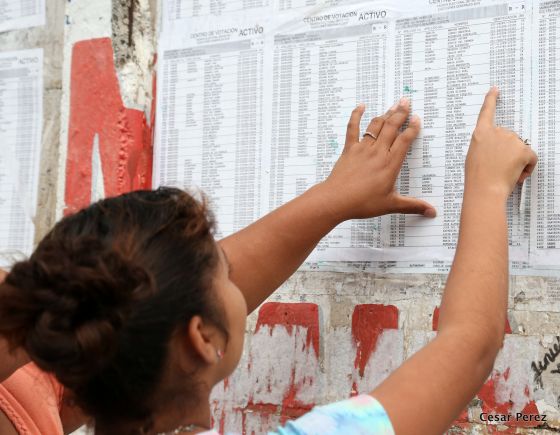 Trasladan material electoral a los centros de votación de todo el país