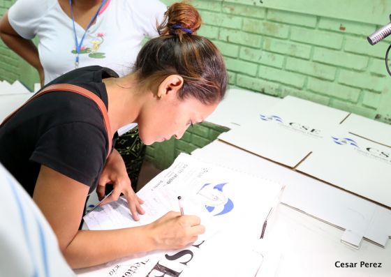 Trasladan material electoral a los centros de votación de todo el país