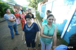 Población comienza a llegar a los centros de votación de todo el país