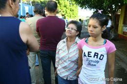 Población comienza a llegar a los centros de votación de todo el país