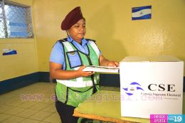 Managuas votan masivamente en jornada cívica