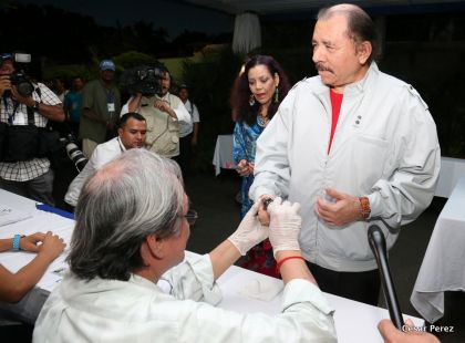 Daniel y Rosario ejercen su derecho al voto