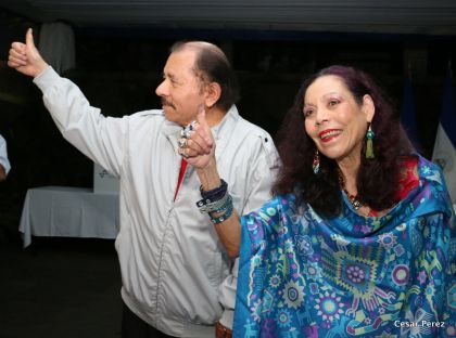 Daniel y Rosario ejercen su derecho al voto