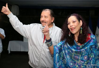 Daniel y Rosario ejercen su derecho al voto