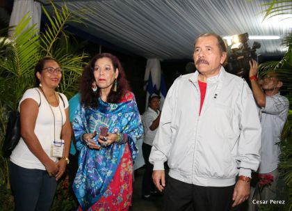 Daniel y Rosario ejercen su derecho al voto