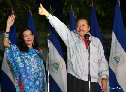 Daniel y Rosario ejercen su derecho al voto