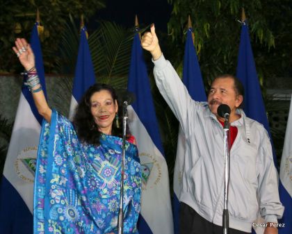 Daniel y Rosario ejercen su derecho al voto