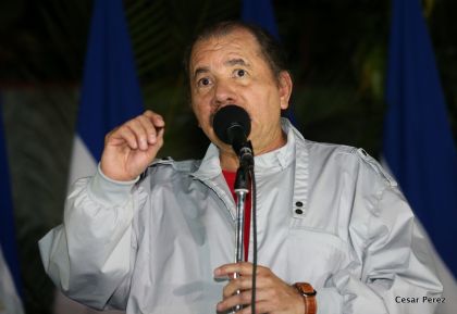 Daniel y Rosario ejercen su derecho al voto