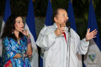 Daniel y Rosario ejercen su derecho al voto