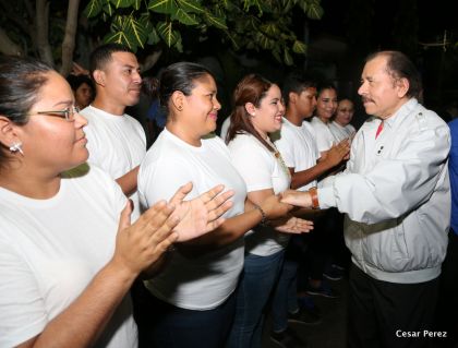 Daniel y Rosario ejercen su derecho al voto