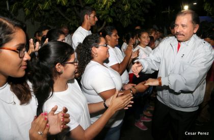 Daniel y Rosario ejercen su derecho al voto
