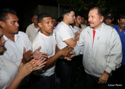 Daniel y Rosario ejercen su derecho al voto