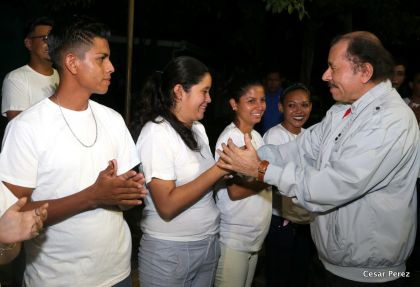 Daniel y Rosario ejercen su derecho al voto