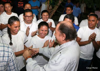 Daniel y Rosario ejercen su derecho al voto