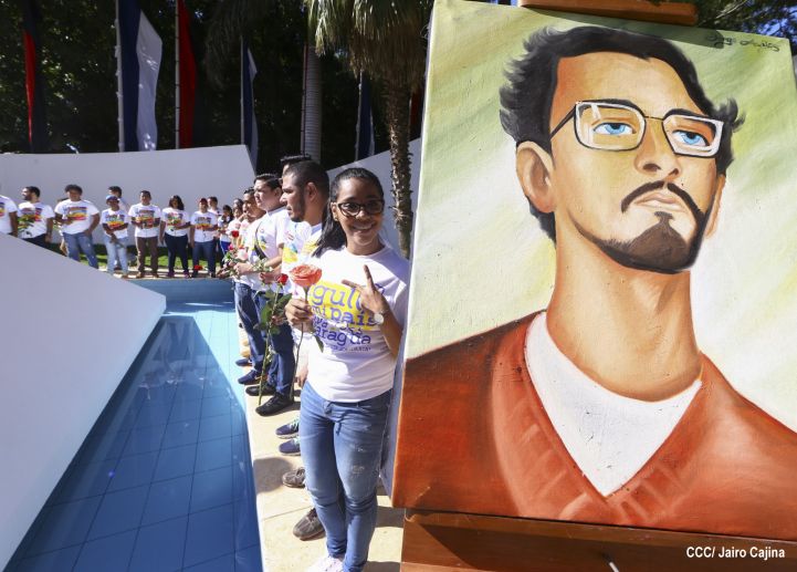 Una Flor para Carlos; 40 Aniversario del Tránsito a la Inmortalidad del Comandante Carlos Fonseca