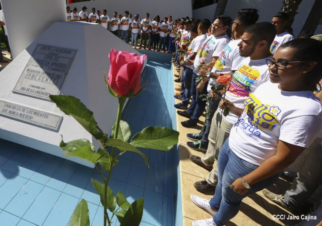 Una Flor para Carlos; 40 Aniversario del Tránsito a la Inmortalidad del Comandante Carlos Fonseca