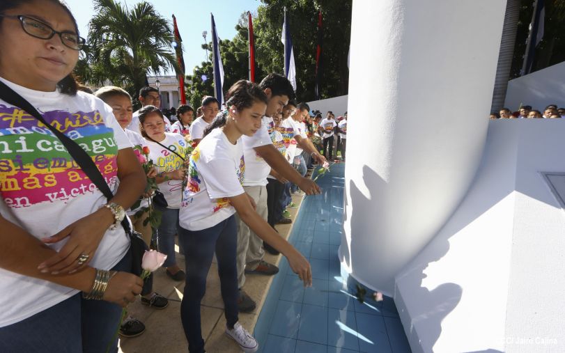 Una Flor para Carlos; 40 Aniversario del Tránsito a la Inmortalidad del Comandante Carlos Fonseca