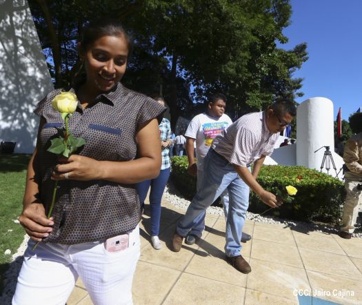 Una Flor para Carlos; 40 Aniversario del Tránsito a la Inmortalidad del Comandante Carlos Fonseca