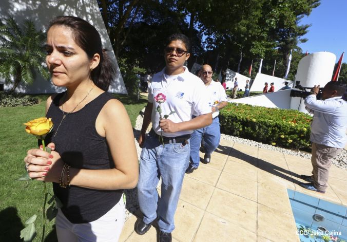 Una Flor para Carlos; 40 Aniversario del Tránsito a la Inmortalidad del Comandante Carlos Fonseca
