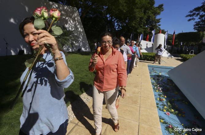 Una Flor para Carlos; 40 Aniversario del Tránsito a la Inmortalidad del Comandante Carlos Fonseca