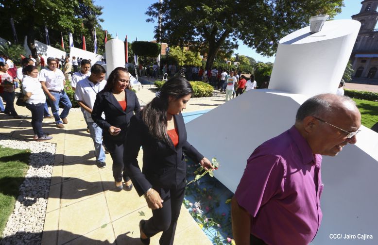 Una Flor para Carlos; 40 Aniversario del Tránsito a la Inmortalidad del Comandante Carlos Fonseca