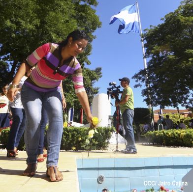 Una Flor para Carlos; 40 Aniversario del Tránsito a la Inmortalidad del Comandante Carlos Fonseca