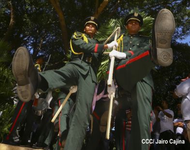 Una Flor para Carlos; 40 Aniversario del Tránsito a la Inmortalidad del Comandante Carlos Fonseca