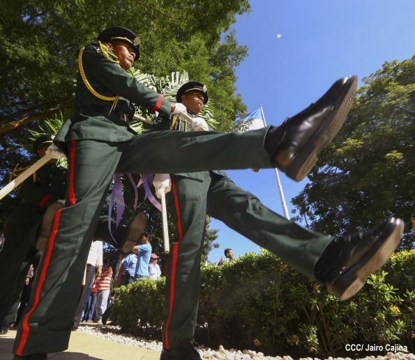 Una Flor para Carlos; 40 Aniversario del Tránsito a la Inmortalidad del Comandante Carlos Fonseca