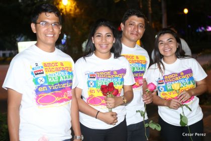 Daniel y Rosario conmemoran el 40 Aniversario del Tránsito a la Inmortalidad del Comandante Carlos Fonseca