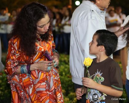 Daniel y Rosario conmemoran el 40 Aniversario del Tránsito a la Inmortalidad del Comandante Carlos Fonseca