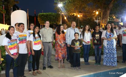 Daniel y Rosario conmemoran el 40 Aniversario del Tránsito a la Inmortalidad del Comandante Carlos Fonseca