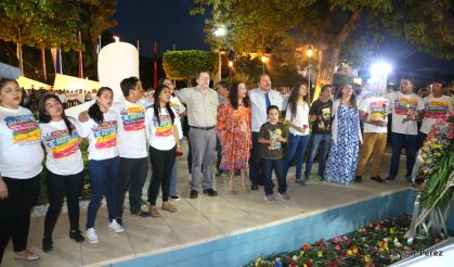 Daniel y Rosario conmemoran el 40 Aniversario del Tránsito a la Inmortalidad del Comandante Carlos Fonseca