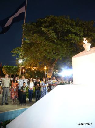 Daniel y Rosario conmemoran el 40 Aniversario del Tránsito a la Inmortalidad del Comandante Carlos Fonseca