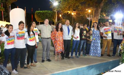 Daniel y Rosario conmemoran el 40 Aniversario del Tránsito a la Inmortalidad del Comandante Carlos Fonseca