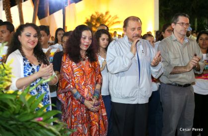 Daniel y Rosario conmemoran el 40 Aniversario del Tránsito a la Inmortalidad del Comandante Carlos Fonseca