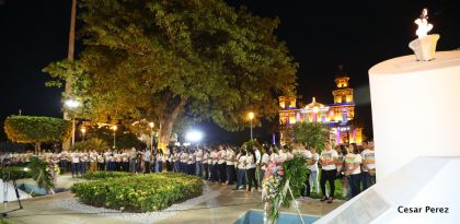 Daniel y Rosario conmemoran el 40 Aniversario del Tránsito a la Inmortalidad del Comandante Carlos Fonseca