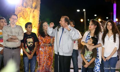 Daniel y Rosario conmemoran el 40 Aniversario del Tránsito a la Inmortalidad del Comandante Carlos Fonseca