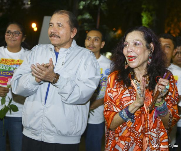 Daniel y Rosario conmemoran el 40 Aniversario del Tránsito a la Inmortalidad del Comandante Carlos Fonseca