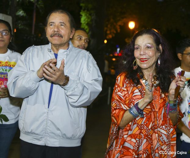 Daniel y Rosario conmemoran el 40 Aniversario del Tránsito a la Inmortalidad del Comandante Carlos Fonseca