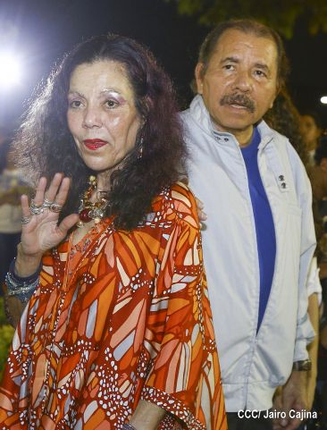 Daniel y Rosario conmemoran el 40 Aniversario del Tránsito a la Inmortalidad del Comandante Carlos Fonseca