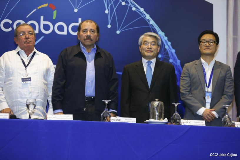 Presidente Daniel clausura V Foro Regional "Conectividad para Todos" del CEABAD