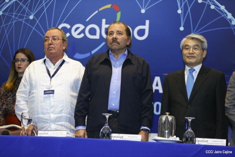 Presidente Daniel clausura V Foro Regional "Conectividad para Todos" del CEABAD